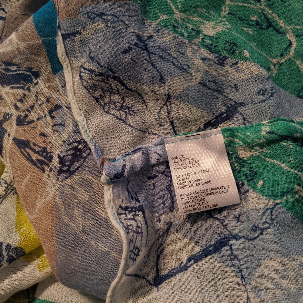 Spring floral infinity loop scarf - Picture 2 of 3